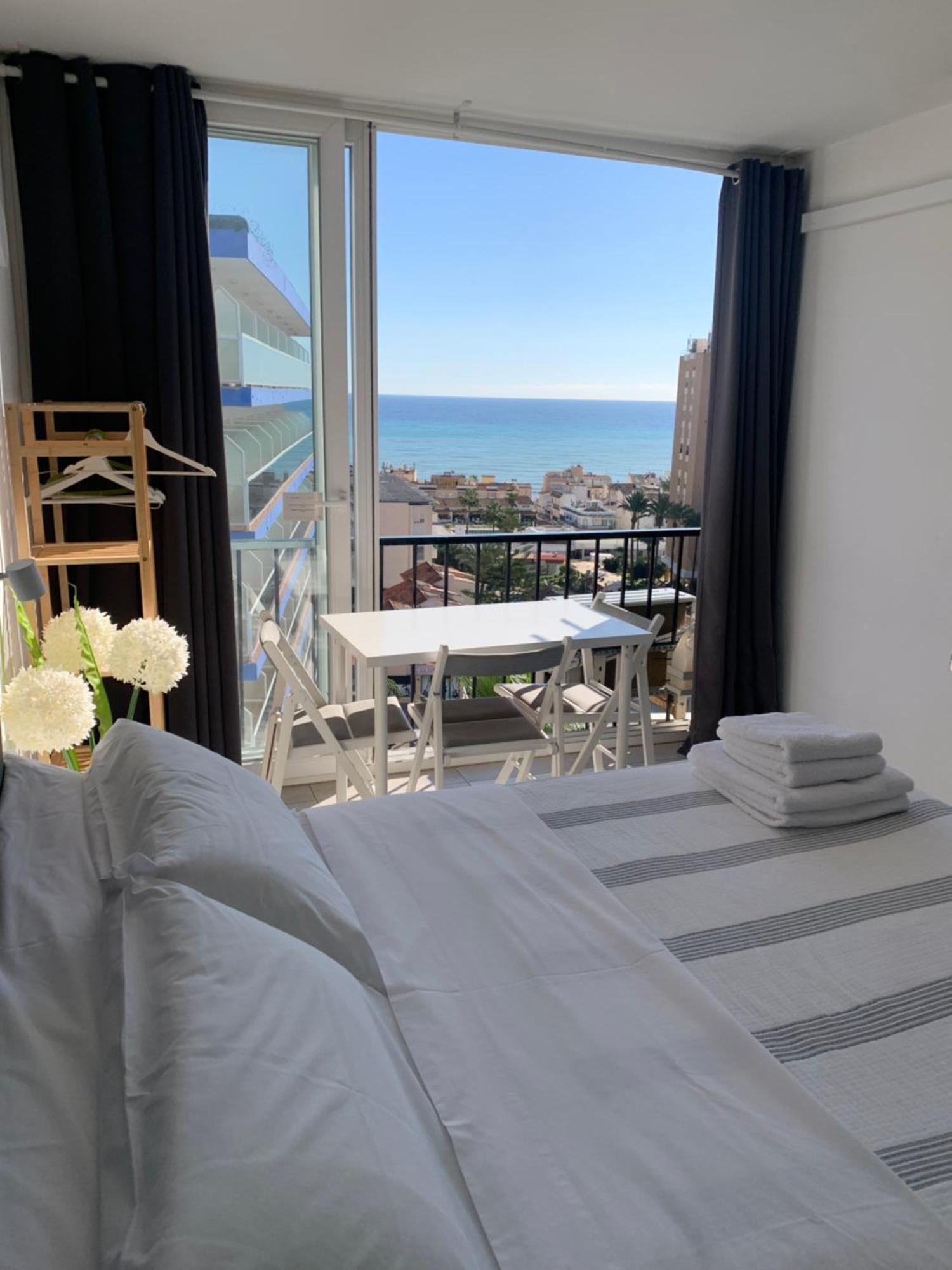 Inviting Studio With Sea View 토레몰리노스 외부 사진