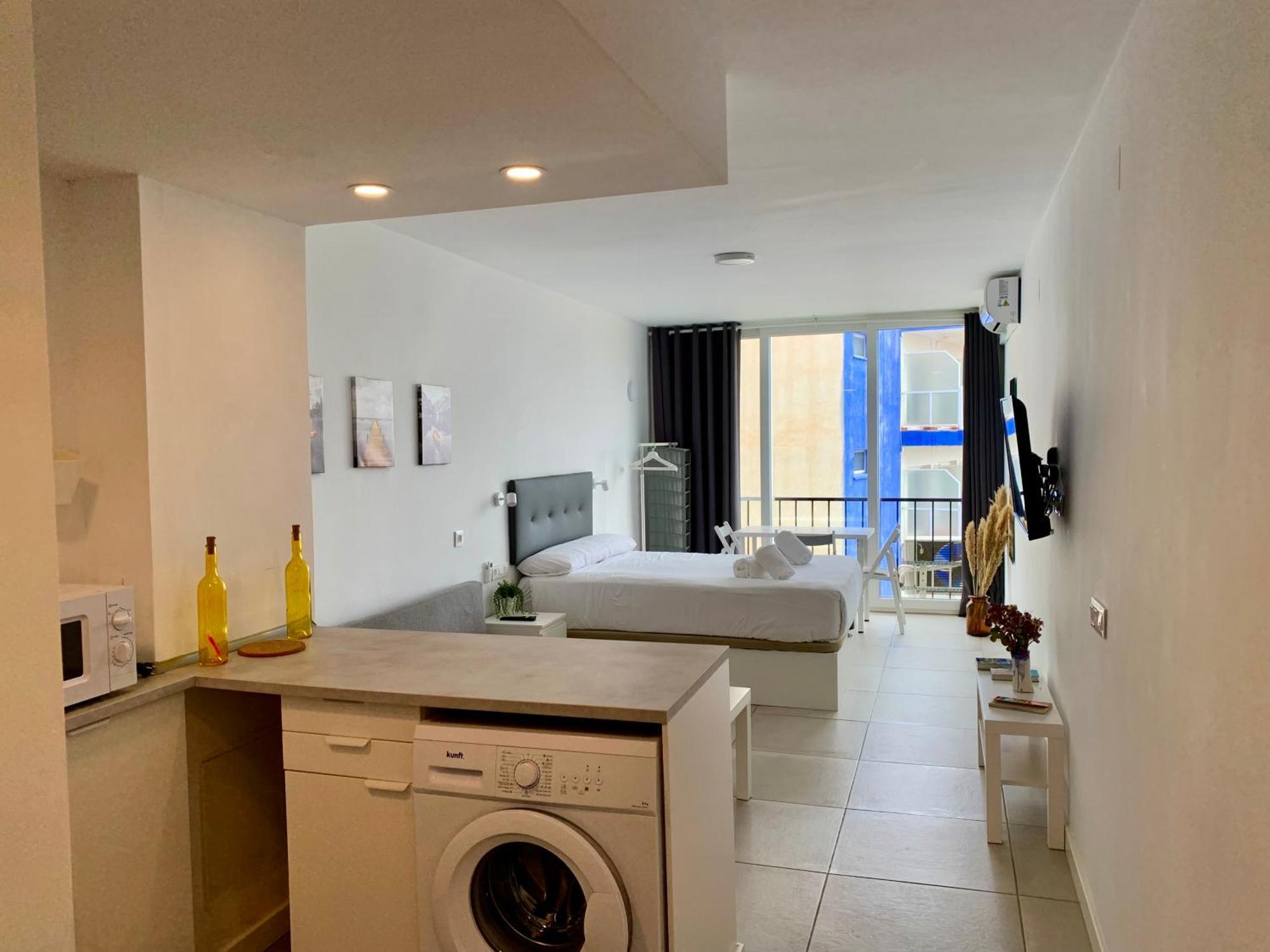 Inviting Studio With Sea View 토레몰리노스 외부 사진
