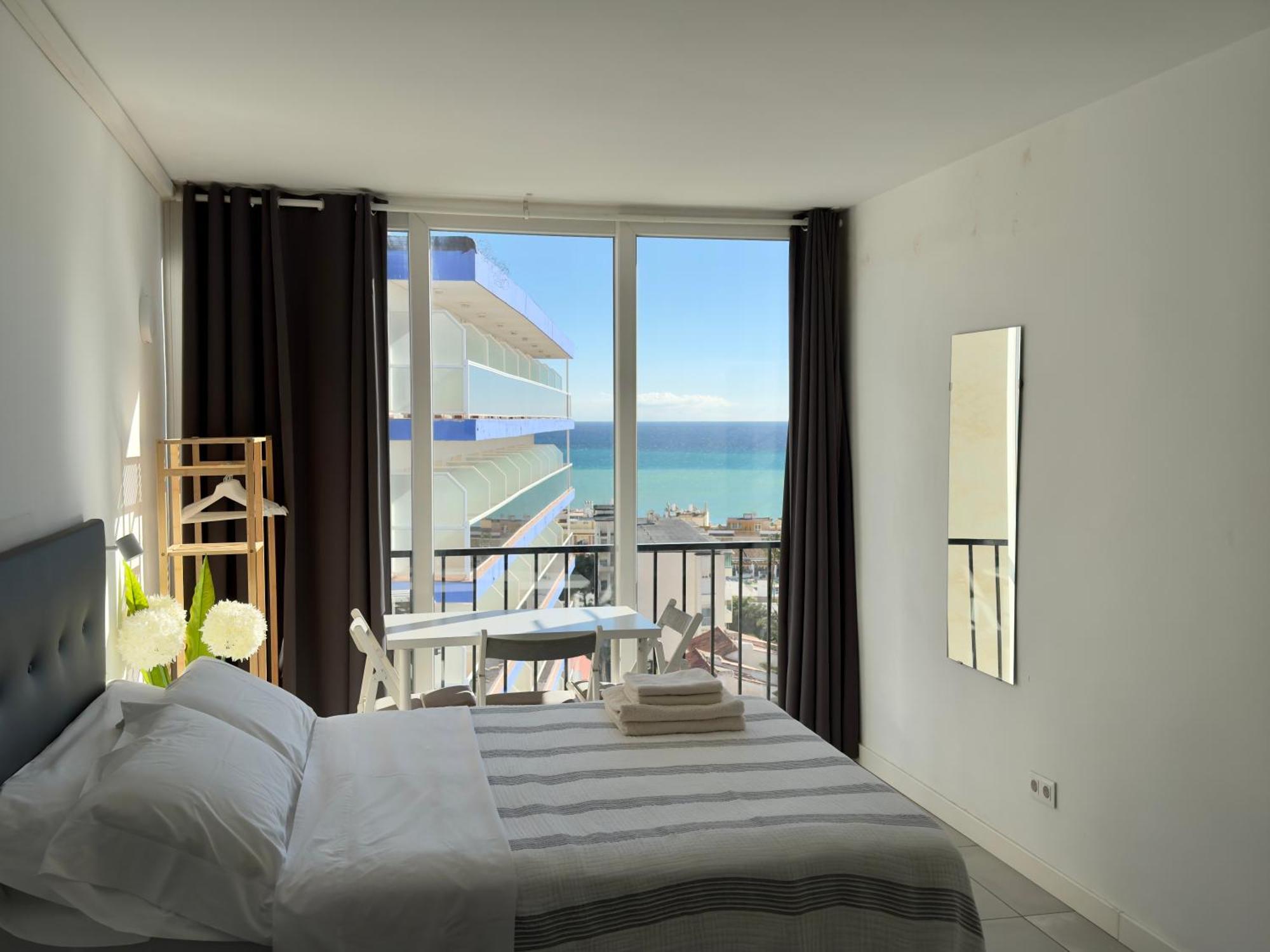 Inviting Studio With Sea View 토레몰리노스 외부 사진